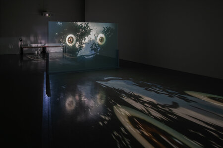 Apichatpong Weerasethakul"Solarium" 2024, SCAI THE BATHHOUSE, photo by Nobutada Omote